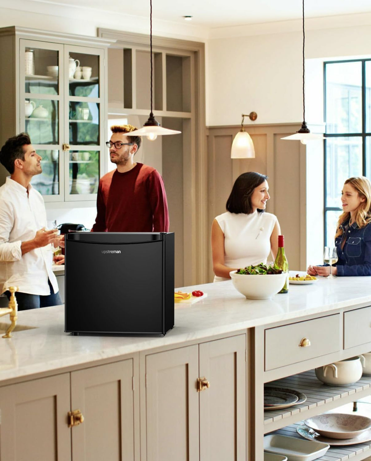 Upstreman Mini-Koelkast Met Vriesvak FR17 – 46 Liter – 41 dB Stil – Zwart – Metaal
