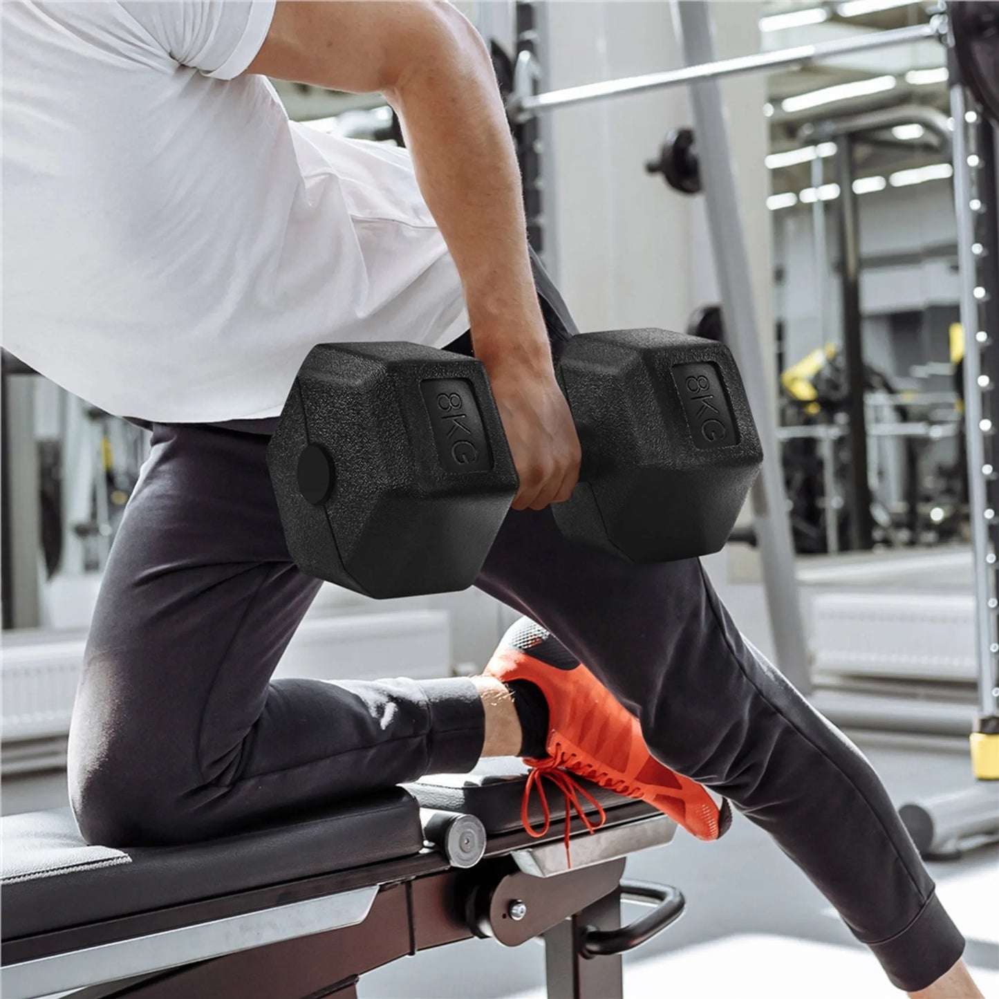 Yaheetech Dumbbells Set Van 2 x 8 kg – 33,5 x 17 x 15 cm – Voorzien Van Zeshoekige Kop En Anti-Roll Ontwerp En Kunststof Coating – Voor Krachttraining En Thuisgym – Zwart Kunststof En Beton