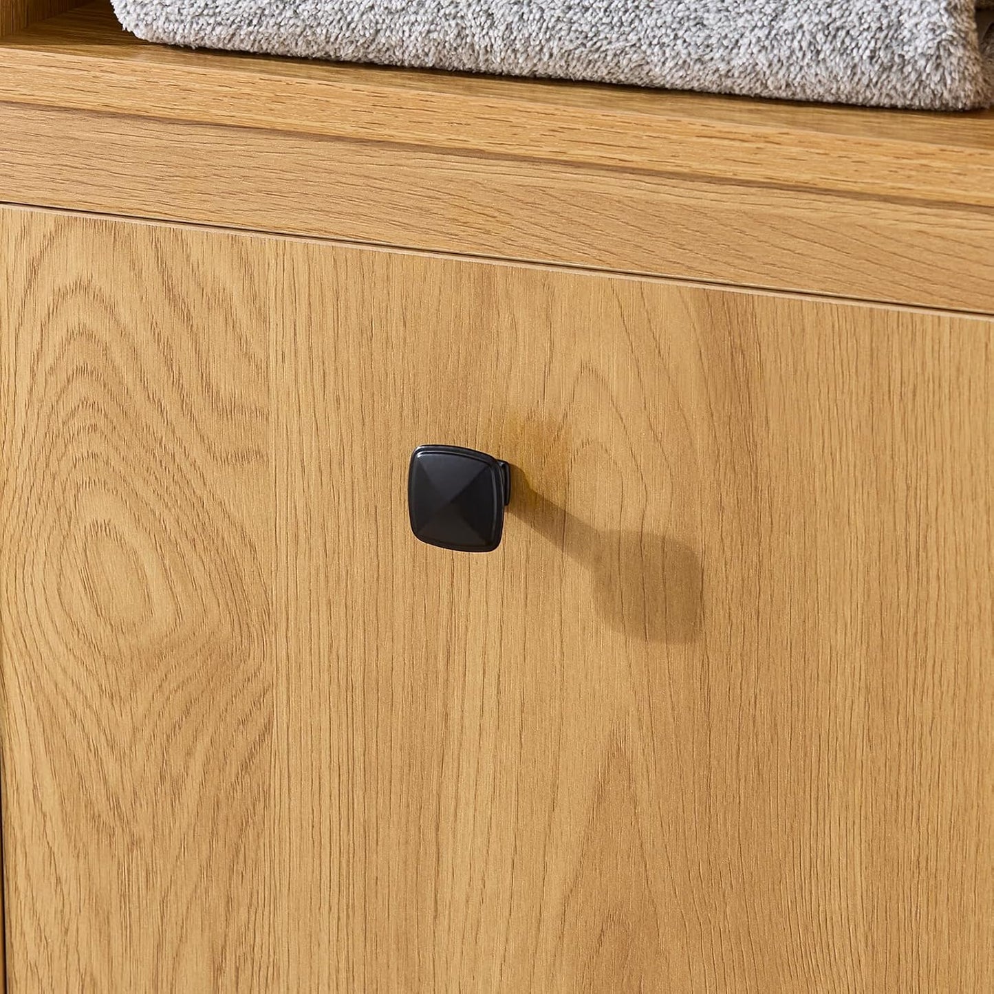 SoBuy Hoge Badkamerkast met Wasmand en 3 Planken - Wandmontage - Hout - 40 x 35 x 173 cm
