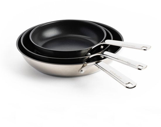 KitchenAid RVS Koekenpannenset 3-delig 20/24/28cm - PFAS-vrije antikleeflaag - Pannenset inductie - Keramische pan - Ovenbestendig tot 220°C - Zilver