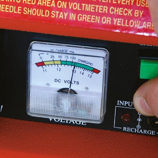Carpoint Jumpstarter – 12 Volt – Met luchtcompressor - Piekvermogen 400A – Opladen met 230 Volt of 12 Volt adapter – Maximale druk compressor 18 BAR/260 PSI – Ingebouwde LED verlichting – Afmeting 365x345x175mm