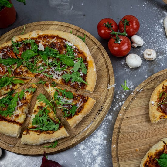 Boska Pizzaplank Friends XL - BBQ Accessoires - Eikenhout - Handige opvanggeul - Ø 40 cm