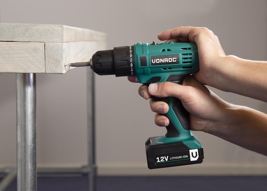 VONROC Accuboormachine – 12V Li-Ion – Incl. aluminium opbergkoffer, 46 accessoires, 2x accu & lader