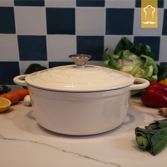 Gietijzeren Pan Chefarone 4.7L - PFAS vrij - Braadpan Inclusief Deksel - Kookpan voor alle Warmtebronnen - Kookpot Ø 26CM - Geëmailleerd Creme Wit - Cadeau voor vrouwen