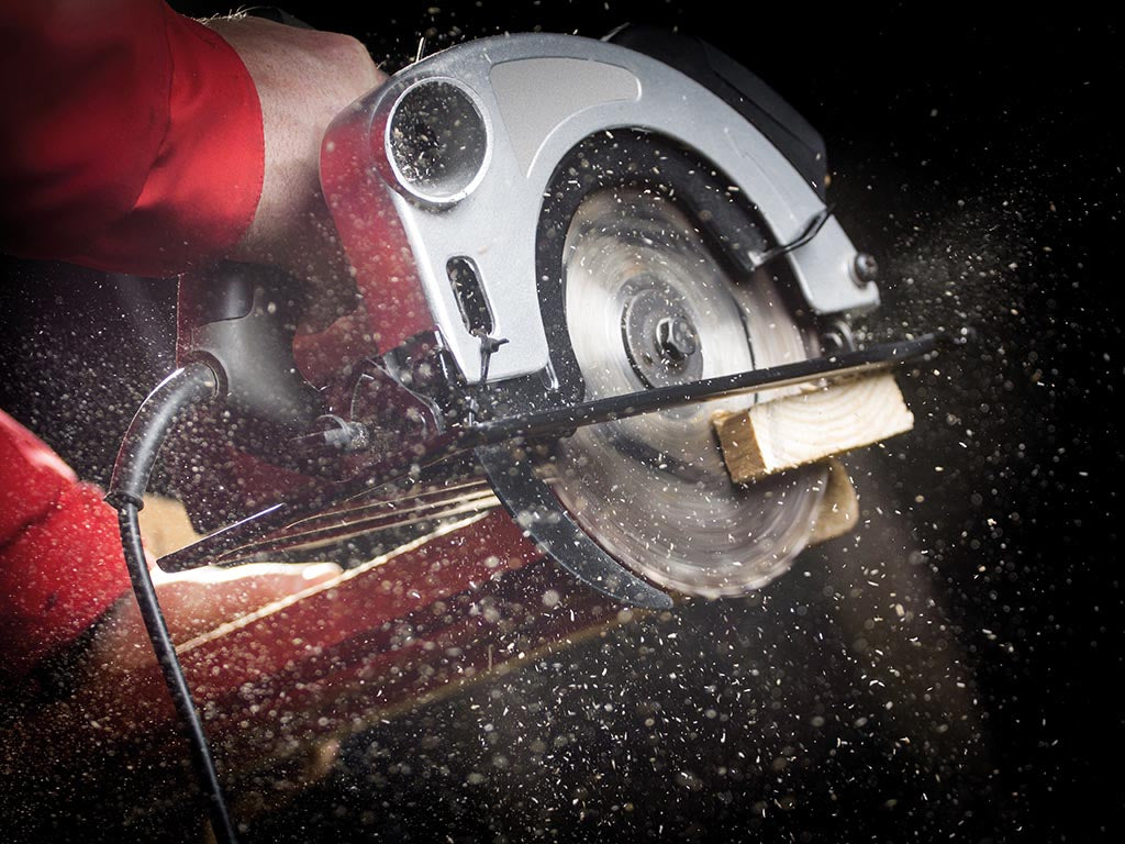Toolland Zaagbok Metaal Inklapbaar – Voorzien Van Zeven Verstelbare Hoogtestanden En Antislip Steunvlak En Handgreep – Voor Werkplaats En Bouw – Zwart Metaal – Honderdtachtig kg
