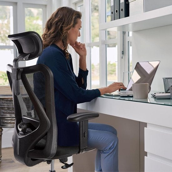 LifeGoods Ergonomische Bureaustoel - Office Chair - Volwassenen - Verstelbaar - Hoofdsteun - Zwart/Chroom