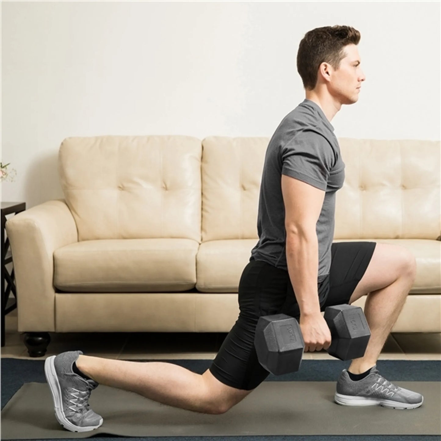 Yaheetech Dumbbells 7,5 kg Set Van 2 – Voorzien Van Zeshoekig Anti-rol Ontwerp En Ergonomische Handgreep En Vloerbeschermende Pvc-coating – Voor Krachttraining En Cardio – Zwart Gietijzer Beton En Pvc – 31 x 14,6 x 14,6 cm