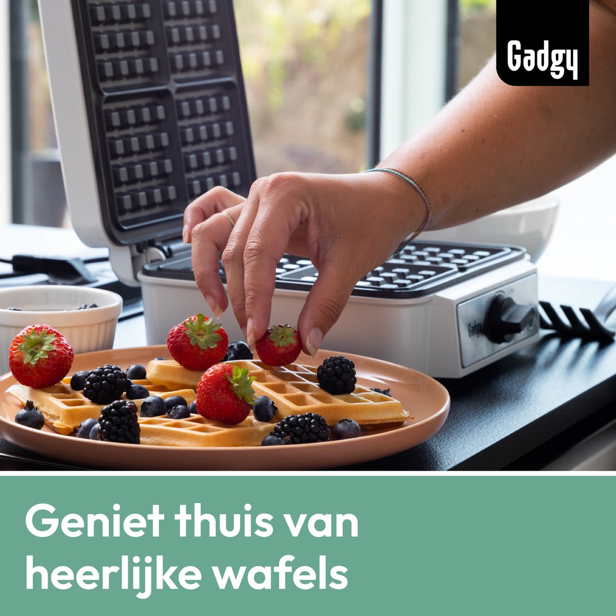 Gadgy Wafelijzer Voor 4 Wafels - Kunststof - 27.5x20x11 cm - Antiaanbaklaag - 1200 W - Wit
