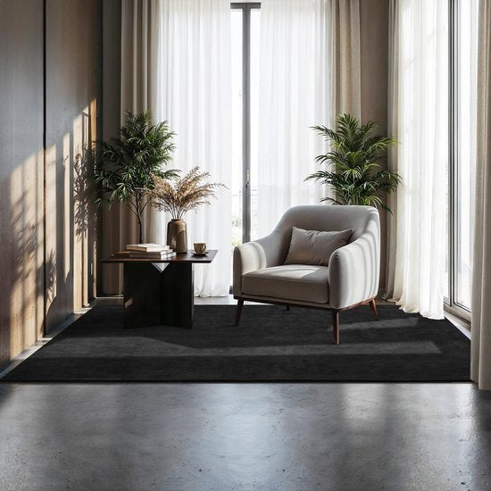 tectake® Kortpolig Vloerkleed - 120 x 170 cm - Zwart - Tapijt voor Woonkamer, Slaapkamer, Eetkamer - Onderhoudsvriendelijk en Wasbaar - Antislip Ondertapijt - Allergievriendelijk - Diverse maten en kleuren