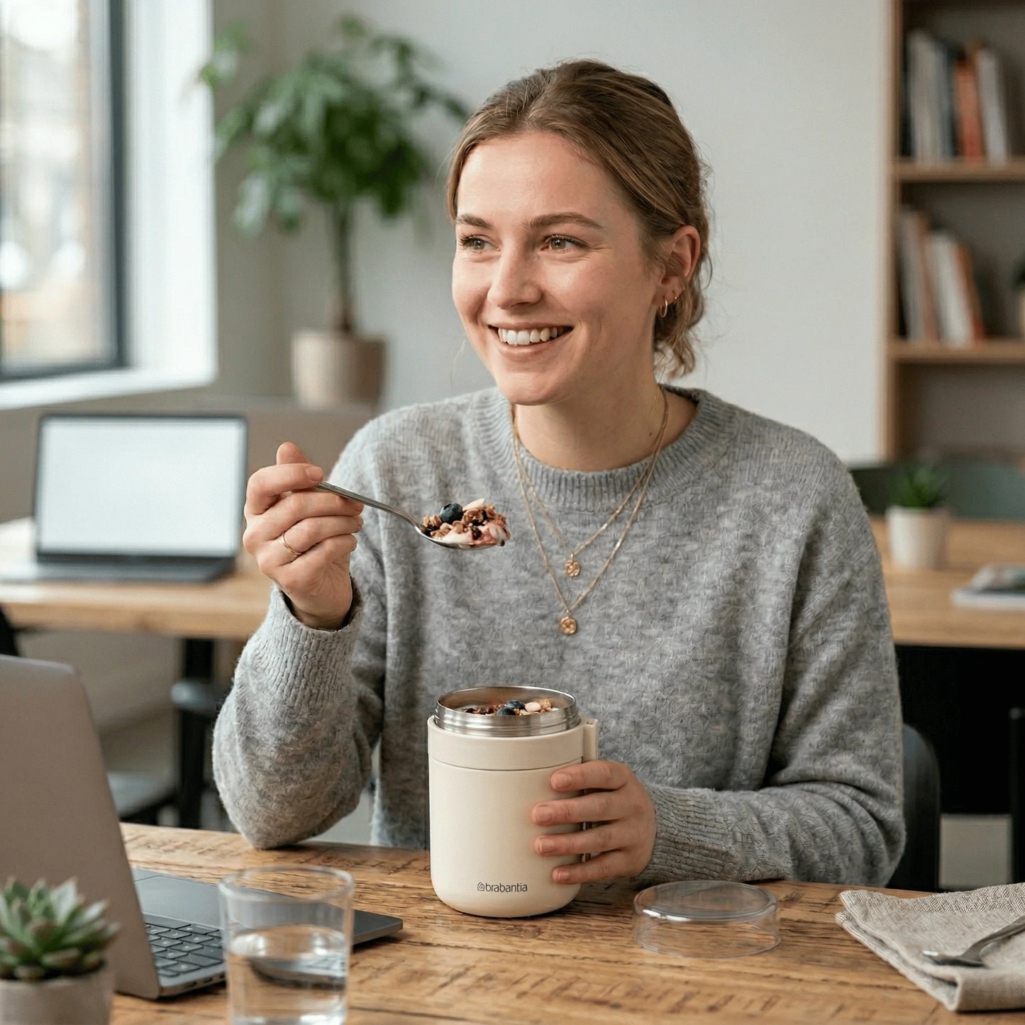 Brabantia Voedselbeker 500 ml - Lekvrij, Soft Beige
