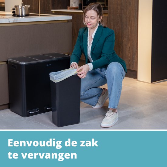 Homra Sparq Pedaalemmer 54 Liter - Zwarte Prullenbak 3 vakken - Trio Prullenbak 3 X 18 Liter - Prullenbak Afvalscheiding - Vuilnisbak voor huishouden en kantoor - Recycle Vuilbak keuken Afvalemmer - Afvalscheidingsprullenbakken