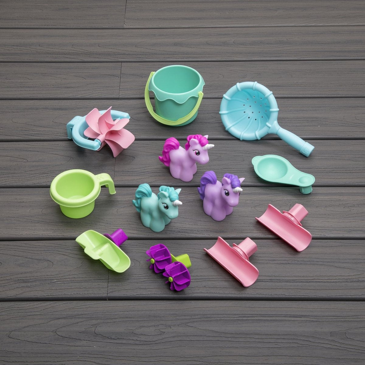 Step2 Rain Shower Splash Unicorns Watertafel - Eenhoorn met 13-delig accessoireset - Waterspeelgoed voor kind - Activiteitentafel met water voor de tuin / buiten