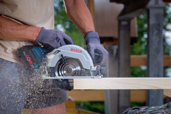 Bosch Professional GKS 18V-57 G - Accu en lader niet meegeleverd, 1x zaagblad Standard for Wood 165mm, afzuigadapter, binnenzeskant, parallelgeleider