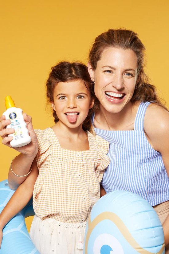 NIVEA SUN Babies & Kids Sensitive UV-Zonnebrand Spray - Baby en Kind - SPF 50 - Zonnespray - Zonbescherming - 200ml