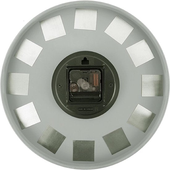Karlsson Wandklok Charm - Gegraveerde cijfers Jungle Groen - Small - Ø30cm - Wandklok Scandinavisch