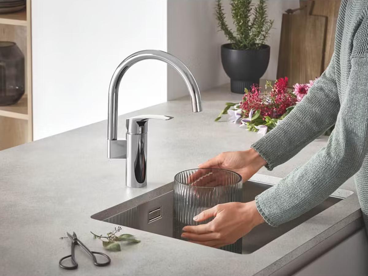 Grohe Via Keukenkraan - Eengreeps Mengkraan - Hoge C-uitloop 150° - Chroom