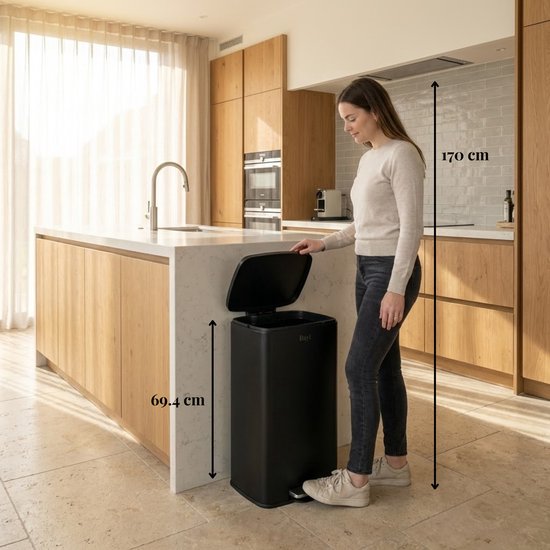 Bayt Prullenbak - Prullenbak 60 Liter - Pedaalemmer 60 Liter - Vuilnisbak 60 Liter - Afvalbak - RVS - Zwart