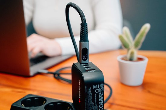 Verbatim Sync & Charge Kabel Usb-C Naar Usb-C 40Gb/S 240W Voor Telefoons