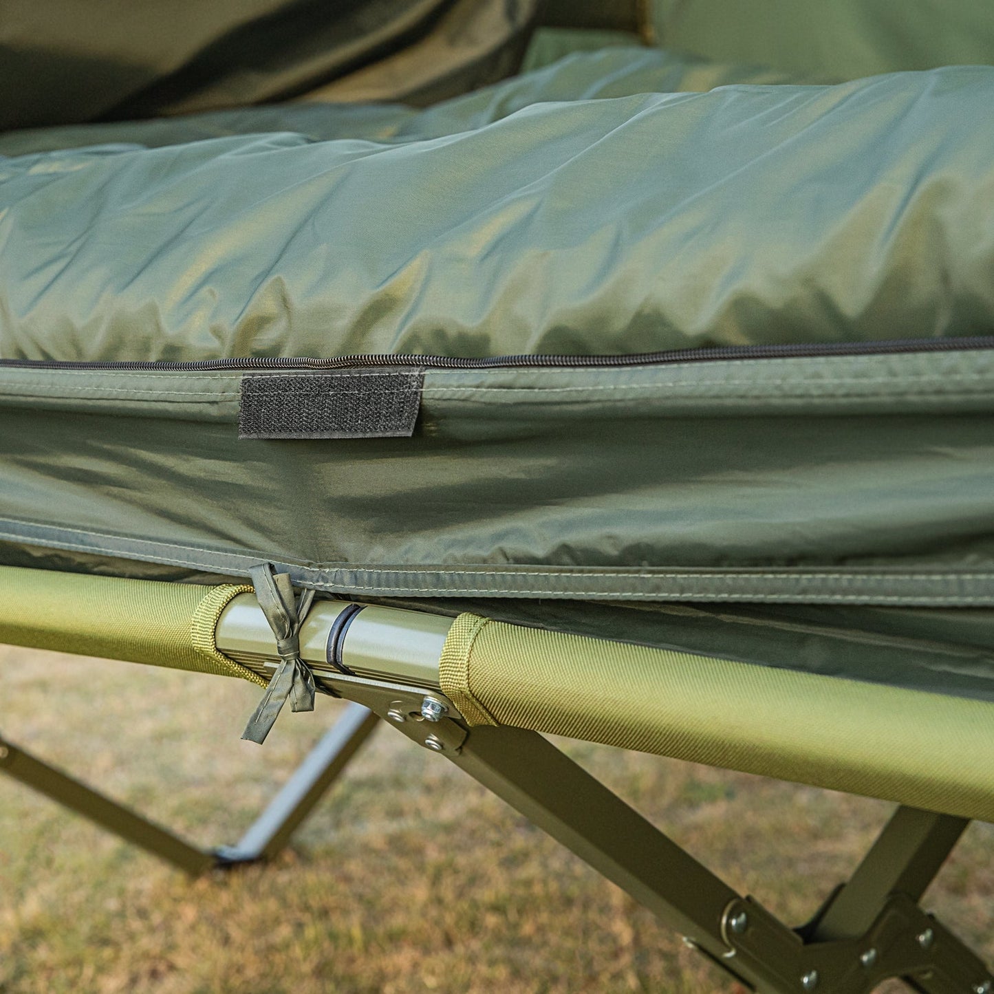 SoBuy – Campingbed Met Tent 2 Personen – 193 x 145 x 188 cm & 7-In-1 Set – Inclusief Luchtbed Schlafsäcken En Voetpomp – Voor Outdoor En Festivals – Groen Polyester En Metaal