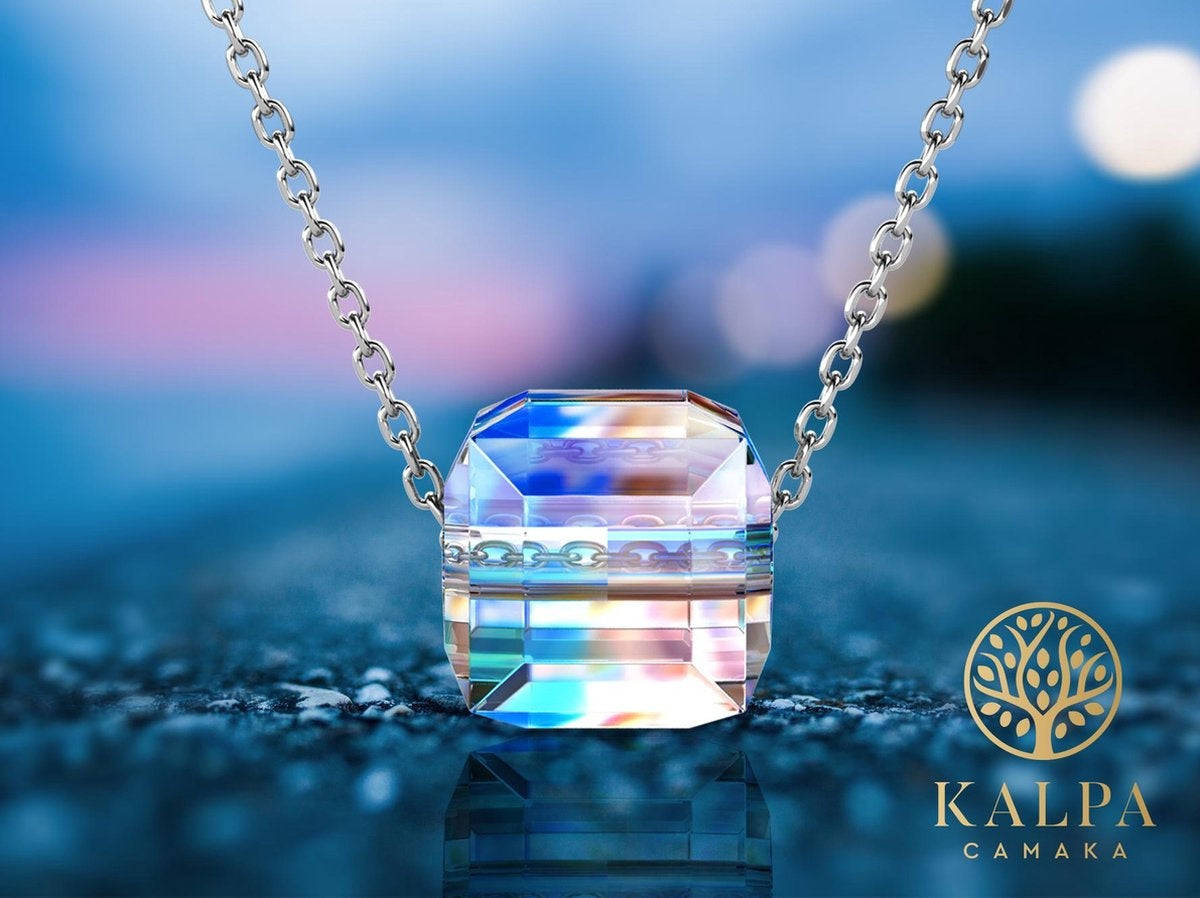 Yolora Dames Ketting met Kalpa Camaka Kristal Hanger - Zilver kleurig - 18K Witgoud Verguld - Cadeauverpakking - Moederdag Cadeautje