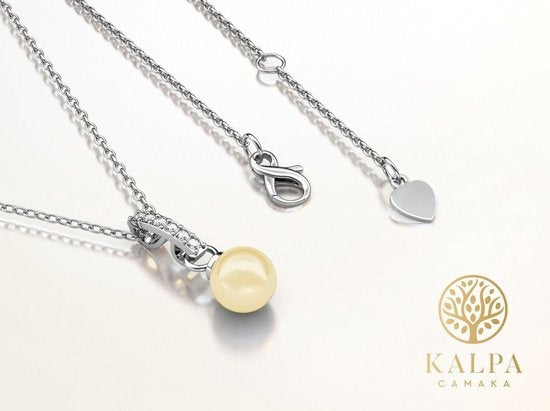 Yolora Dames Ketting met Hanger - Kalpa Camaka Parel en Kristallen - Zilverkleurig - 18K Witgoud Verguld - Vrouwen Collier Zilver - Sieraden - Luxe Giftbox - Geschenkdoos - Cadeau doos - Exclusieve Geschenkverpakking - Mooie Cadeauverpakking