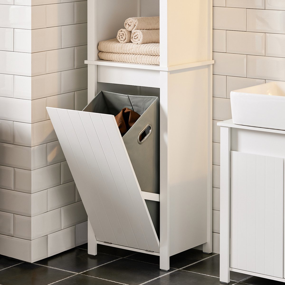 SoBuy Badkamer Kolomkast - Hoge Kast - 3 planken - 1 kantelbare wasmand -  45 x 35 x 171 cm - Wit