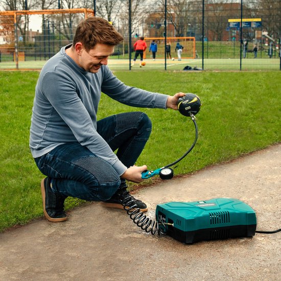 VONROC Draagbare Compressor – 1100W – 8 bar – Olievrij – 180 l/m – Incl. 11 accessoires