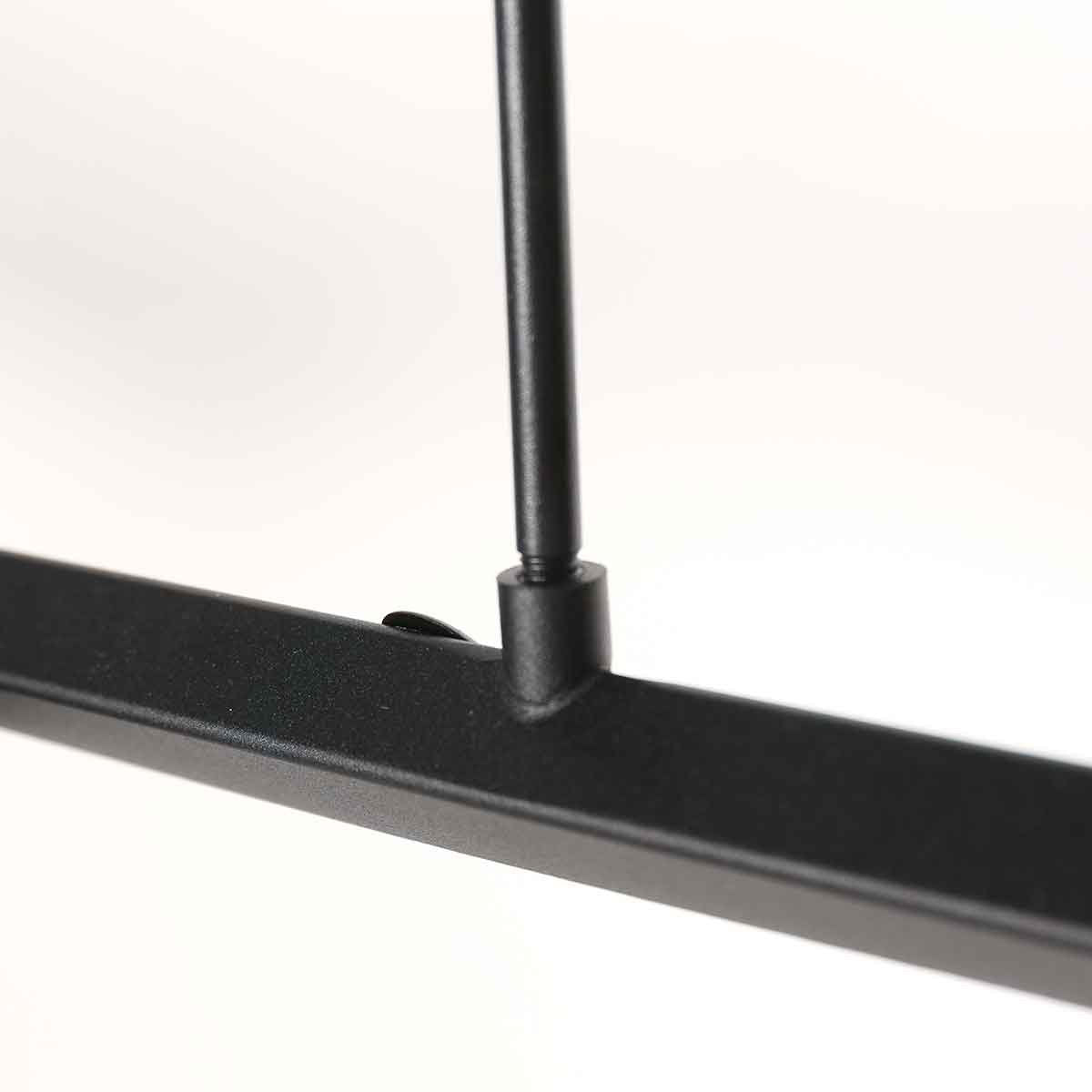 Zwarte hanglamp Marcadore 120cm breed 6 lichts met draaibare reflector kogels, verstelbaar in hoogte, van Steinhauer van kunststof en metaal, modern retro stijl, voor binnen gebruik