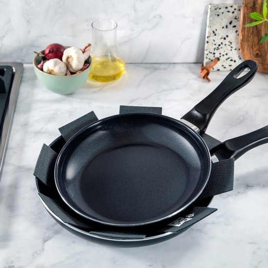 BK Vivid Koekenpannenset 2-delig - 24/28cm - PFAS-vrije antikleeflaag – Koekenpan inductie – Keramische koekenpan - Ovenbestendig tot 160°C – Koudgrepen - Zwart