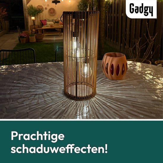 Gadgy Solar Tuinverlichting op Zonne-energie – Rotan Lantaarn voor Buiten – Hanglamp of Tafellamp – Spatwaterdicht – Sfeerverlichting voor Tuin, Balkon of Terras - Bruin – Ø17 x 41 cm – Dag/Nacht Sensor