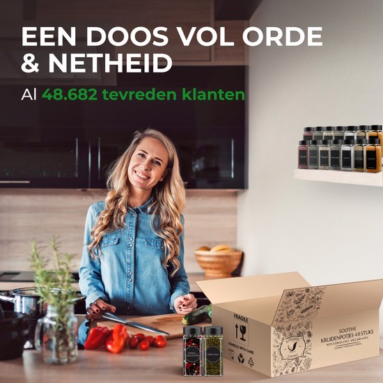 Soothe 48 Glazen Kruidenpotjes Vierkant met Zwarte Deksel – 2 Soorten Strooideksels – Kruidenstrooier – Spice Jars – Complete Set incl Kruiden Stickers, Krijtstift en Accessoires – 120ml