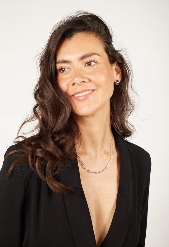 Laura Ferini Dames Ketting Perla – Zilverkleurige Asymmetrische Schakelketting met Parels – 18K Witgoud Verguld Collier – Elegante Halsketting