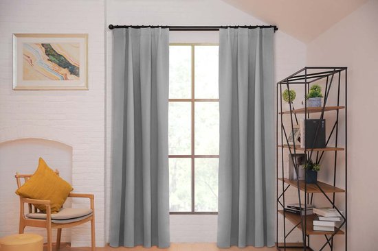 Larson - Luxe effen blackout gordijn - met haken - 1.5m x 2.5m - Lichtgrijs