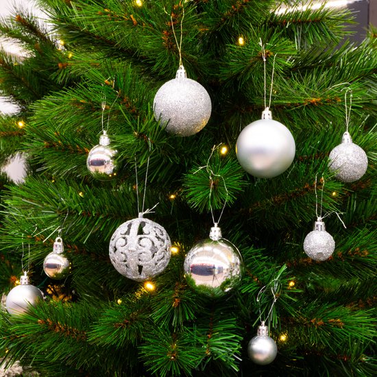 Giftsome Zilveren Kerstballen Set - 101 Kunststof Kerstballen - Incl. Zilveren Piek - Kerst Decoratie - 3/4/6 cm