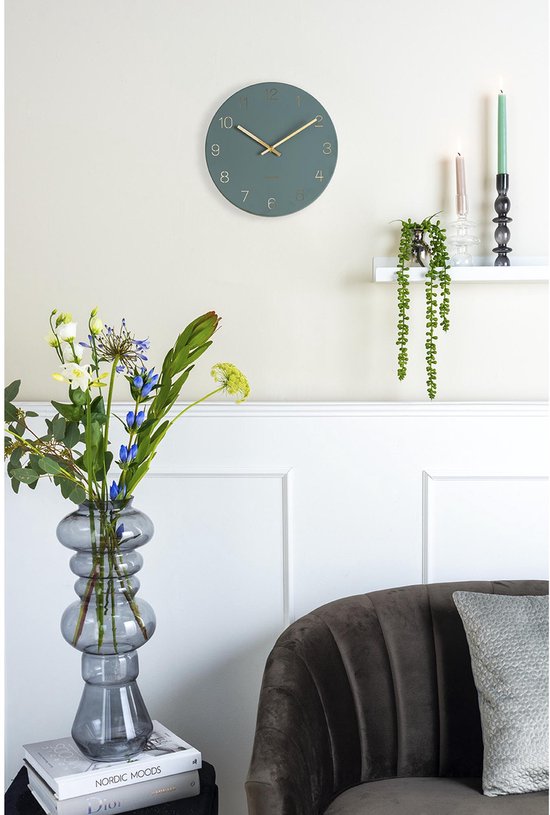 Karlsson Wandklok Charm - Gegraveerde cijfers Jungle Groen - Small - Ø30cm - Wandklok Scandinavisch