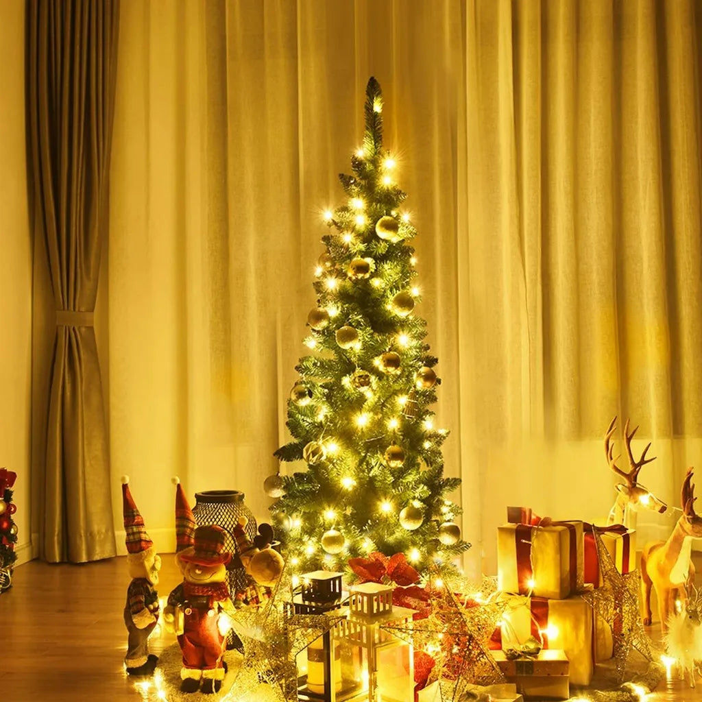 Coast Kunstkerstboom met LED Groen – 135 cm – Slim Pencil Design met 226 Takpunten en 150 Warmwitte Lampjes