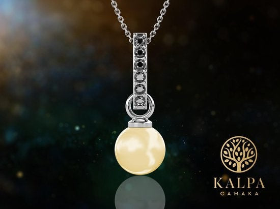 Yolora Ketting – Kalpa Camaka Parel & Kristallen – Zilverkleurig – 18K Witgoud Verguld – Luxe Giftbox