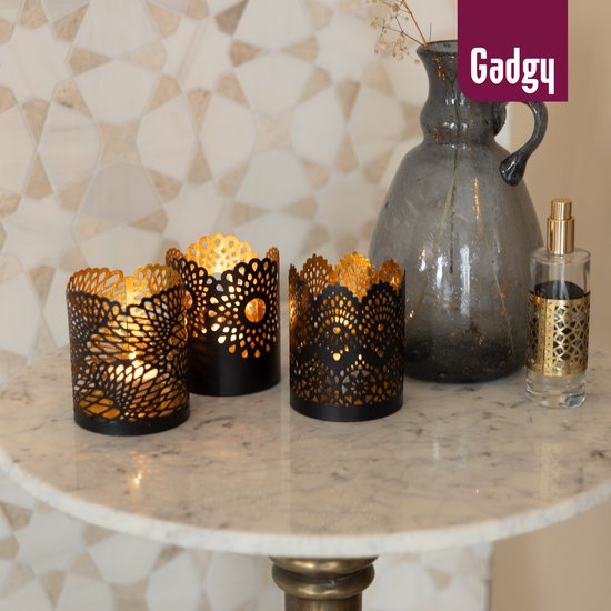 Gadgy Waxinelichthouder Rond - Theelichthouders Set van 3- Decoratie Woonkamer - Sfeerverlichting Binnen - Kaarsenhouders voor Waxinelichten 8.5x10.5 cm - Windlicht Metaal - Zwart/Goud - Cadeau voor Vrouw - Kantpatroon