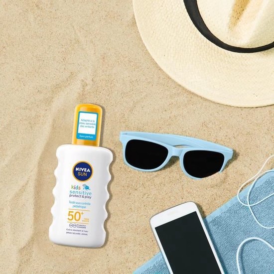 NIVEA SUN Babies & Kids Sensitive UV-Zonnebrand Spray - Baby en Kind - SPF 50 - Zonnespray - Zonbescherming - 200ml