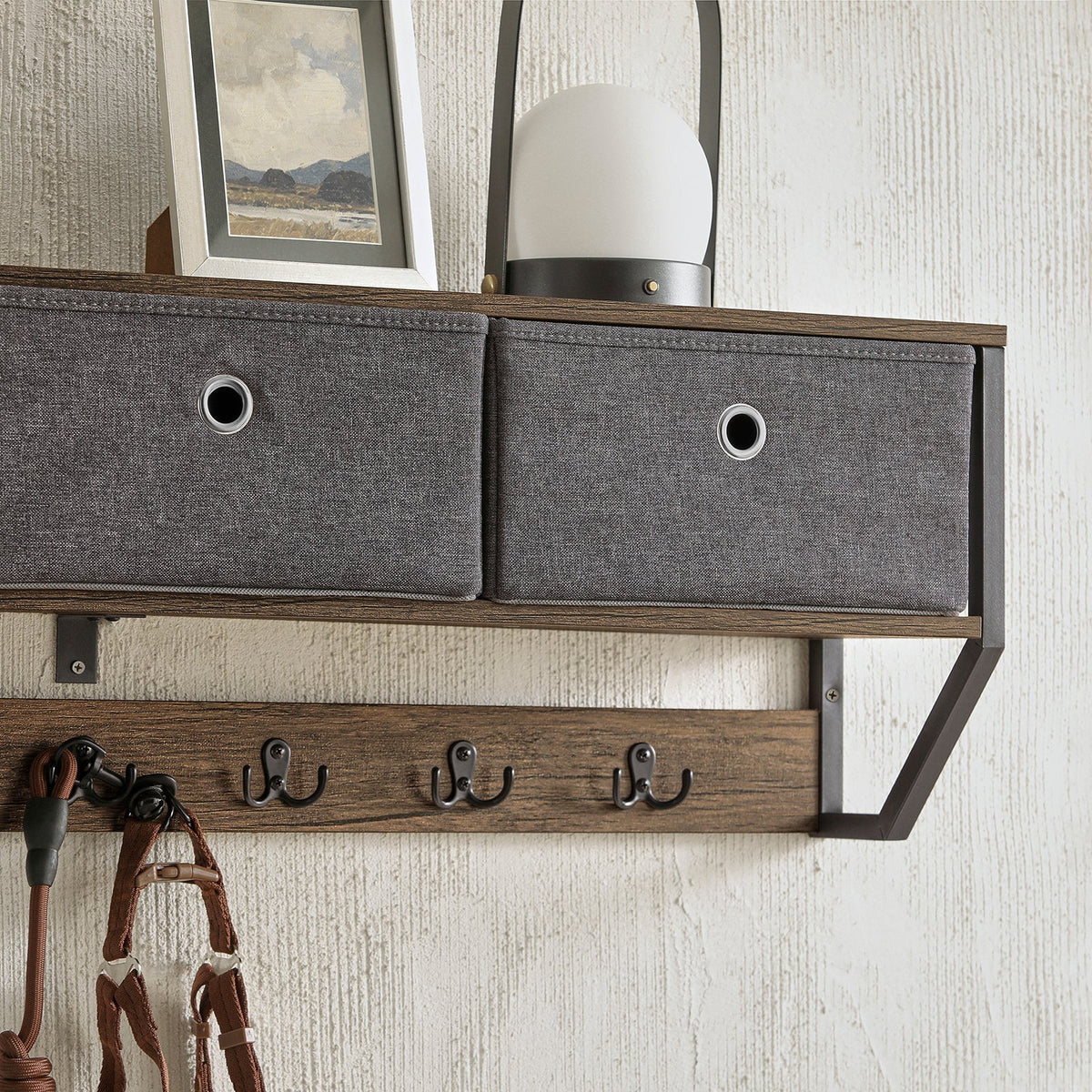 SoBuy Wandgarderobe - Hangrek met 3 manden en 7 haken - Max. 22KG - 100 x 20 x 30 cm - Houtkleur