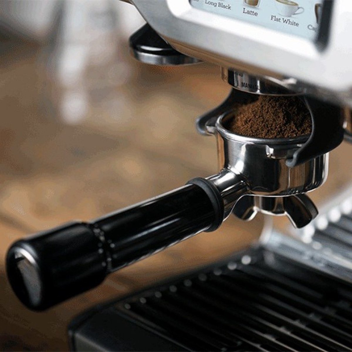 Sage the Barista Touch™ Black Truffle Pistonmachine mat zwart