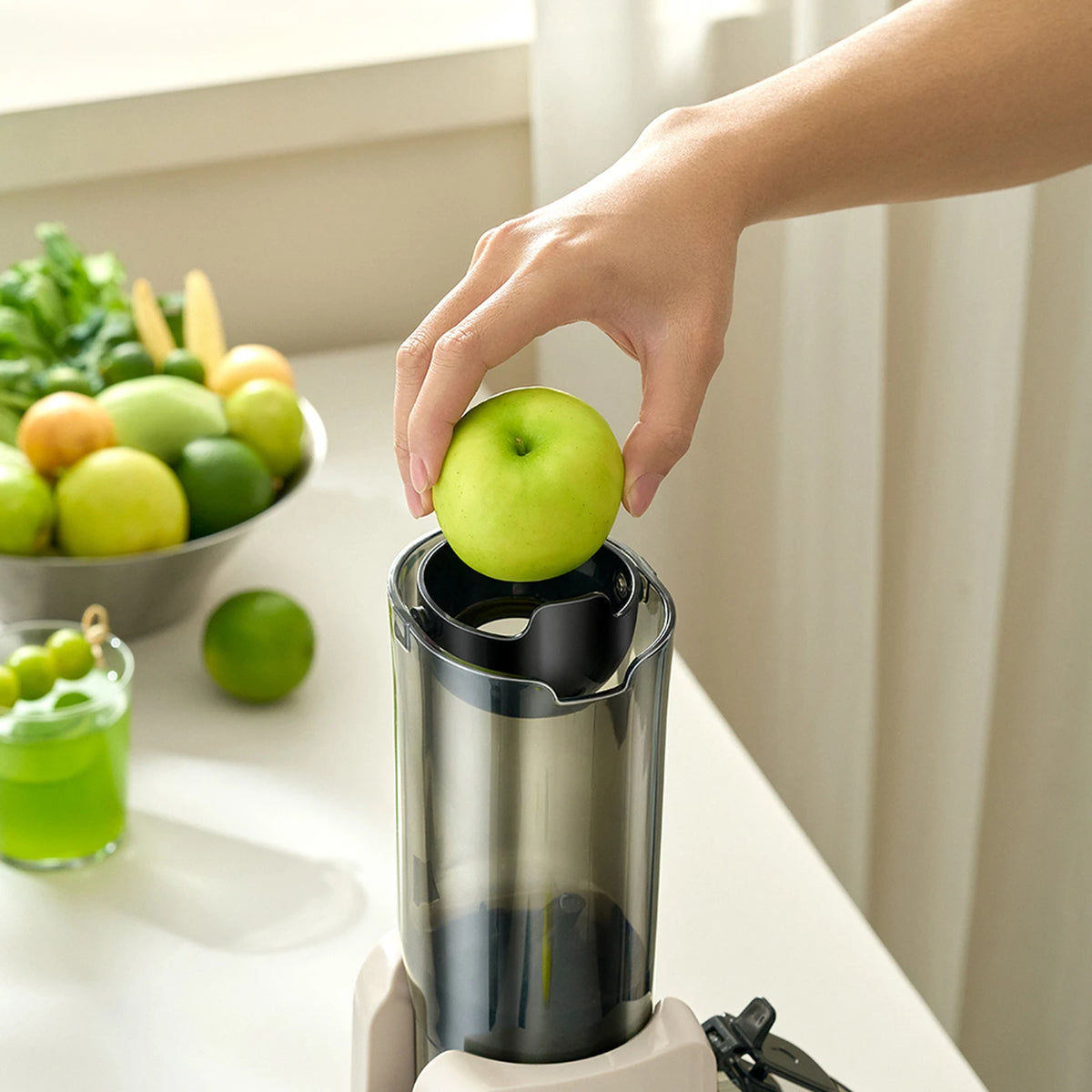 Bear Slowjuicer met 80mm Opening - Sappersen zonder Snijden