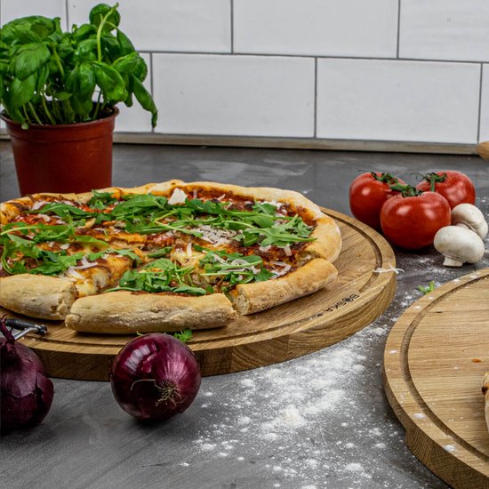 Boska Pizzaplank Friends XL - BBQ Accessoires - Eikenhout - Handige opvanggeul - Ø 40 cm