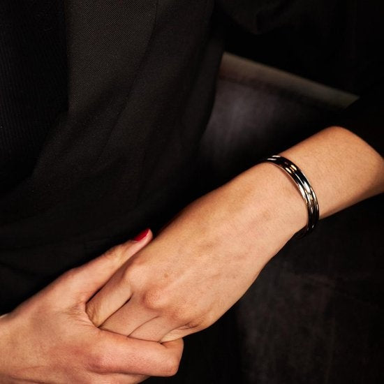 Laura Ferini Dames Armband Strati Zilver - Zilverkleurige Bangle - 18K Witgoud Verguld - Sieraad - Accessoires - Sieraden - Dames Armbandje