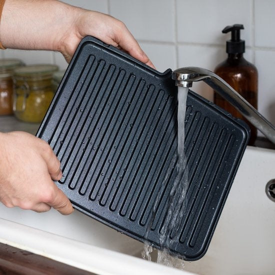 Safecourt Kitchen Contactgrill - CG200 - Compact - Uitneembare Platen - PFAS-vrij - Zilver