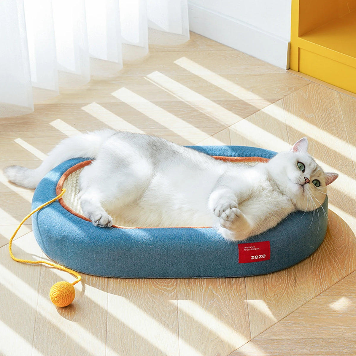 zeze Denim Jute Krabplank voor Katten - Gebogen Krabzone met Speelballen - 58 x 38 x 9 cm