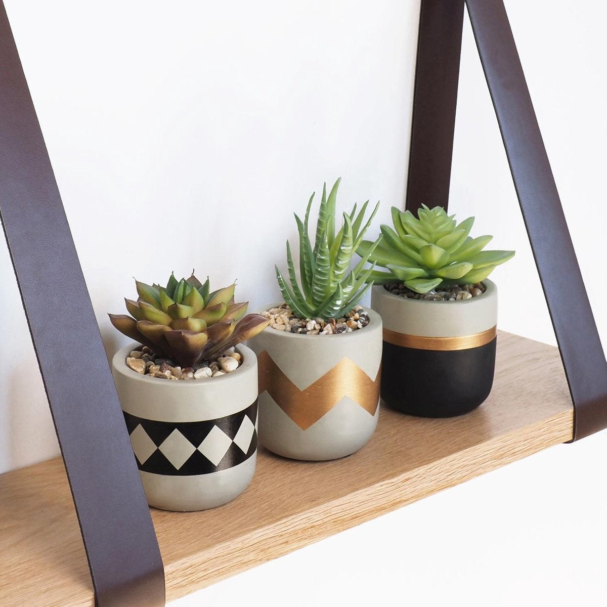 Gadgy Wandplank Zwevend - Wandplank Hout - Wandrekken - Wandplank met Leren Riemen - Boekenplank - Wanddecoratie - Book Shelf 50x15CM