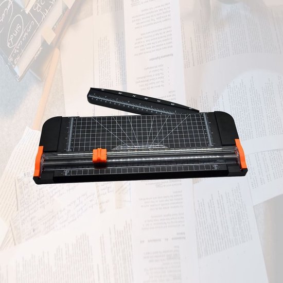 BRASQ Rolsnijmachine A4 Zwart/ Oranje- Papiersnijder met anti slip bodem - Snijmachine- Snijdt tot 8 vel