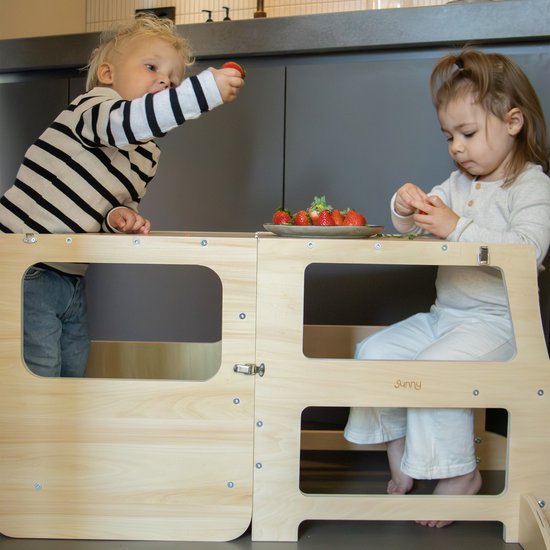 Sunny Mae Leertoren 2-in-1 – Houten Kinder Leertoren en Speelmeubel – Omkeerbaar tot Tafeltje met Stoel – Met Krijtboard – Montessori-geïnspireerd Keukenhulpje – Veilig en Educatief Speelgoed