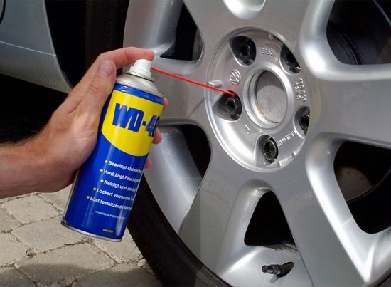 WD-40® Multi-Use Product Classic - Verdrijft vocht - Stopt piepen en kraken - Beschermt tegen roest en corrosie - Verwijdert vuil - Siliconenvrij - 100ml
